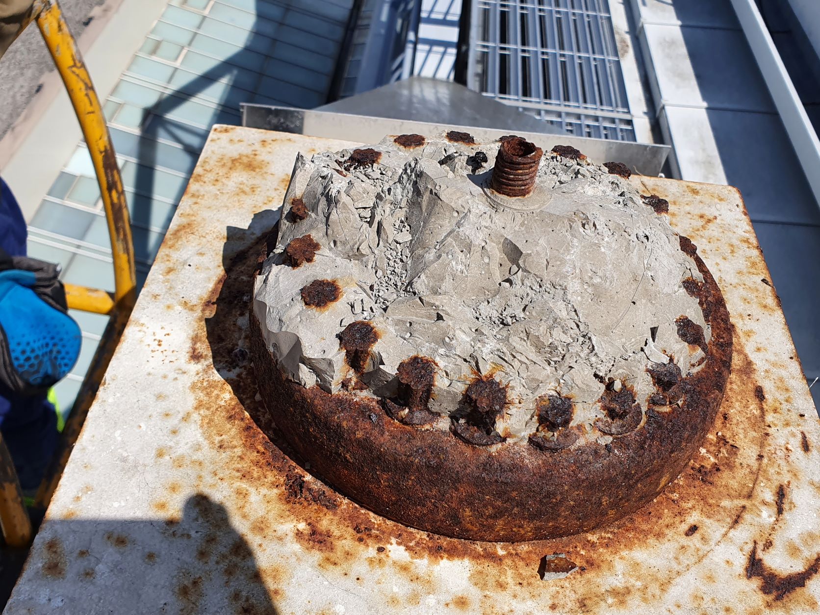 Monitoring of corroded tension cables