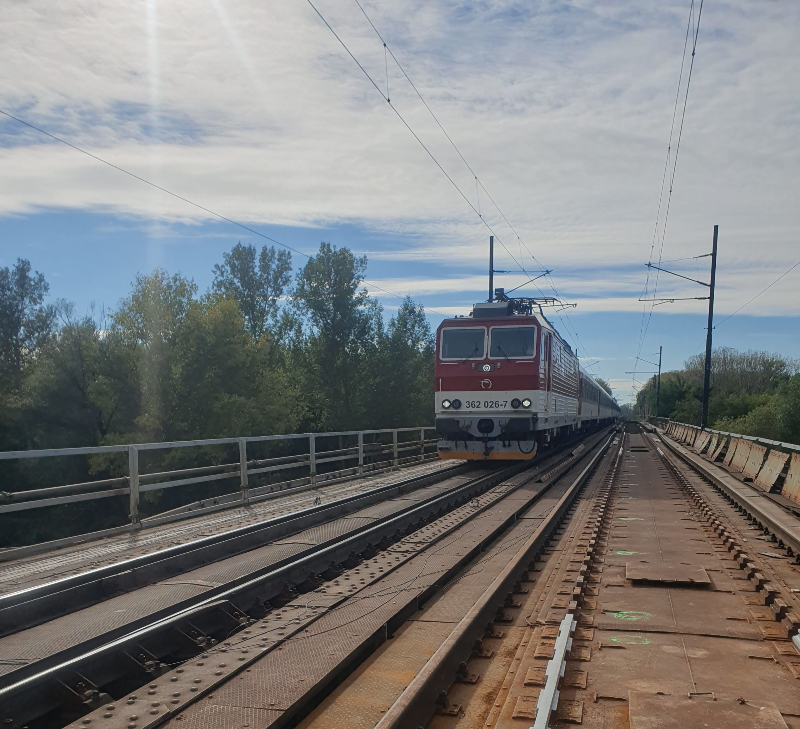 Dynamic load tests on bridges